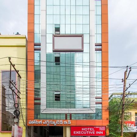 Hotel Executive Inn Виджаявада Экстерьер фото