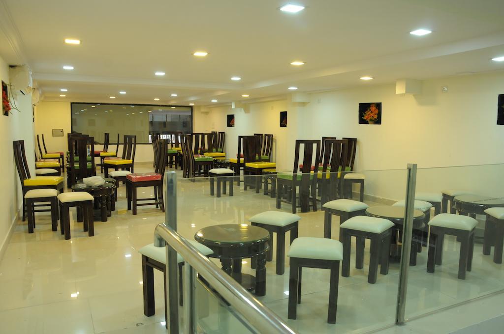 Hotel Executive Inn Виджаявада Экстерьер фото