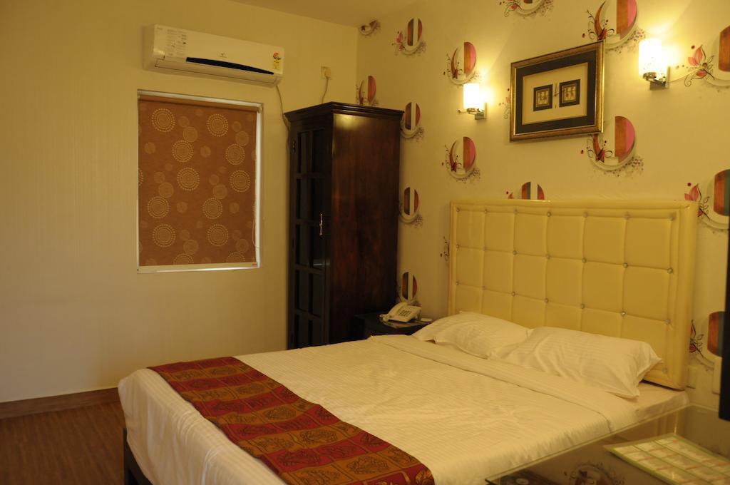 Hotel Executive Inn Виджаявада Экстерьер фото