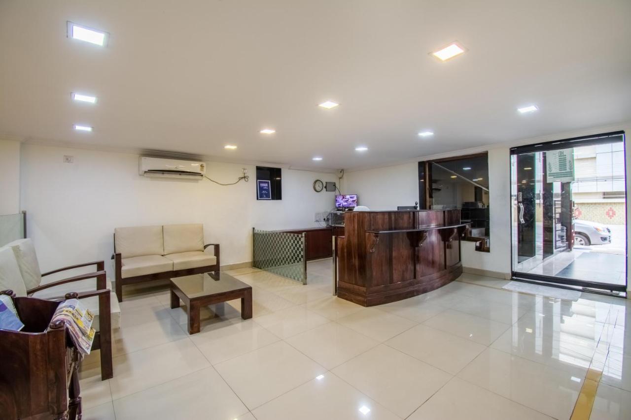 Hotel Executive Inn Виджаявада Экстерьер фото