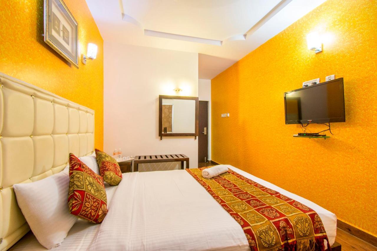 Hotel Executive Inn Виджаявада Экстерьер фото