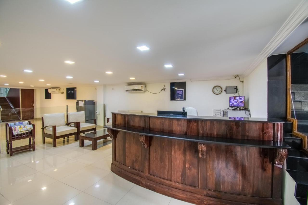 Hotel Executive Inn Виджаявада Экстерьер фото