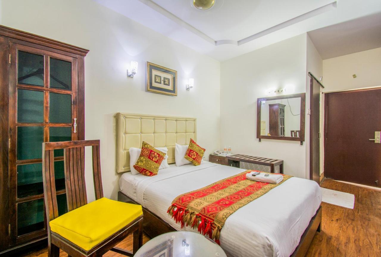 Hotel Executive Inn Виджаявада Экстерьер фото